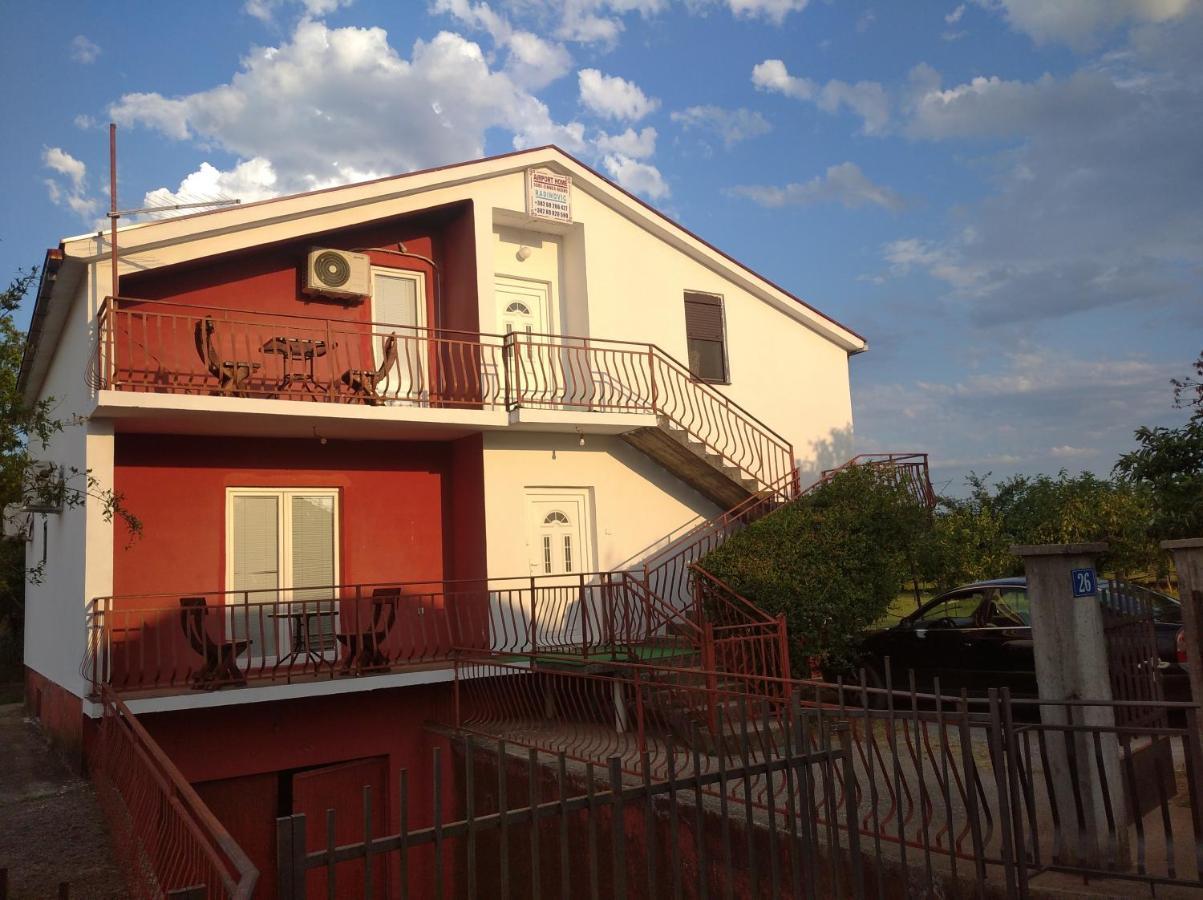 Airport home Radinovic Podgorica Exterior foto